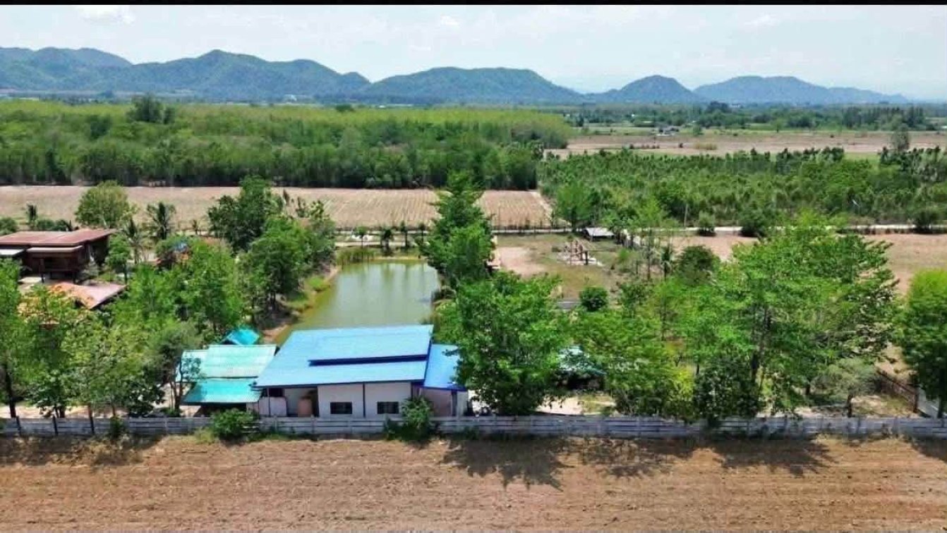 🔥🔥 NEW LISTING! URGENT SALE 🔥🔥  🏡🐟🌿 Mountain View Home & Fish Farm for Sale – Uthai Thani, Thailand 🌿🐟🏡